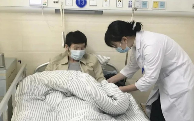 Người đàn ông ngậm ngùi cắt bỏ 1 cơ quan quan trọng dù KHÔNG đau, KHÔNG ngứa, bác sĩ: 90% khối u ở đó là ác tính!