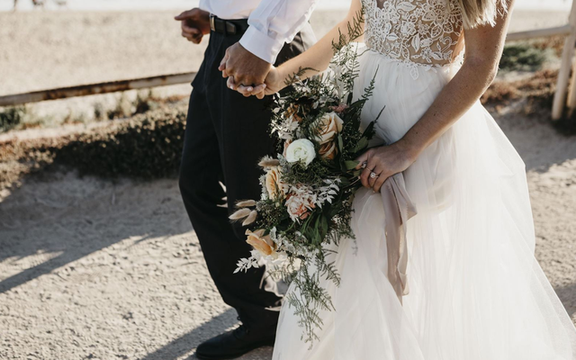 Cặp đôi bán vé cho người lạ dự đám cưới của mình, bất ngờ thu về 3,4 tỷ đồng