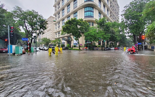 Từ chiều mai, miền Bắc mưa to đến rất to, nhiệt độ giảm mạnh