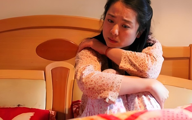 Đến dự lễ đầy tháng của cháu, tôi choáng khi thấy quà của khách, nhìn lại món quà của mình mà đỏ bừng mặt