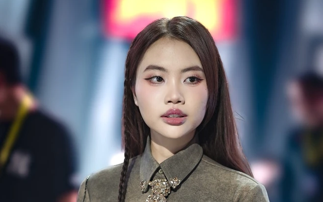 Nhan sắc ca sĩ 10 tuổi nổi tiếng, 22 tuổi được đề cử giải thưởng Gương mặt trẻ Việt Nam tiêu biểu