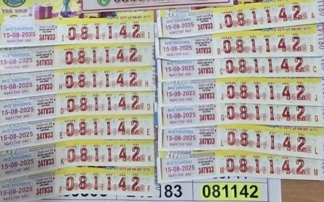 Một phụ nữ vừa trúng độc đắc 14 tờ vé số