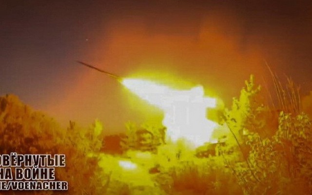 TOS-3 Dragon mạnh mẽ vượt trội nhờ khung gầm T-80