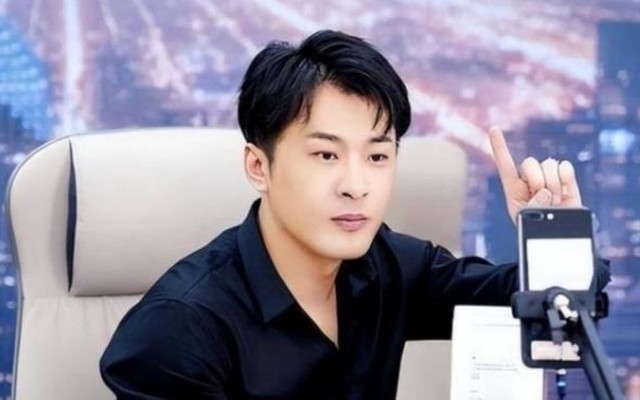 Một ông 'vua livestream' ngã ngựa vì dính bê bối bán băng vệ sinh kém chất lượng, mất tất cả sự nghiệp