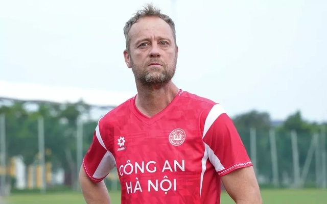 HLV Mano Polking từ chối Singapore, cam kết gắn bó lâu dài với CLB CAHN