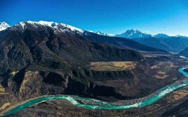 Trung Quốc xây siêu đập thuỷ điện lớn gấp 3 đập Tam Hiệp, có thể sản xuất 300 tỷ kWh điện/năm