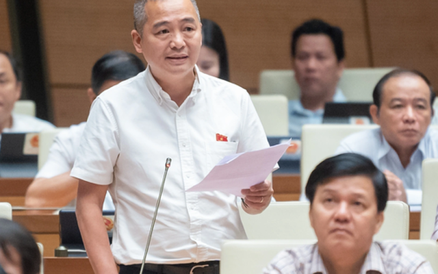 Giám đốc BV Đại học Y Hà Nội đề xuất với Chủ tịch FPT Trương Gia Bình triển khai dự án đặt máy sốc điện tim nơi công cộng để hỗ trợ cấp cứu