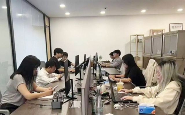 Công ty ‘giả vờ làm việc’ gây sốt, ai đến làm phải trả 100 nghìn đồng mỗi ngày