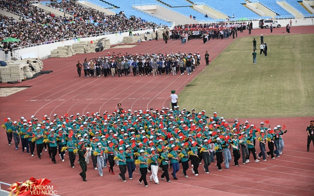 13 khối nghệ thuật, quần chúng hợp luyện diễu binh, diễu hành trên SVĐ Mỹ Đình