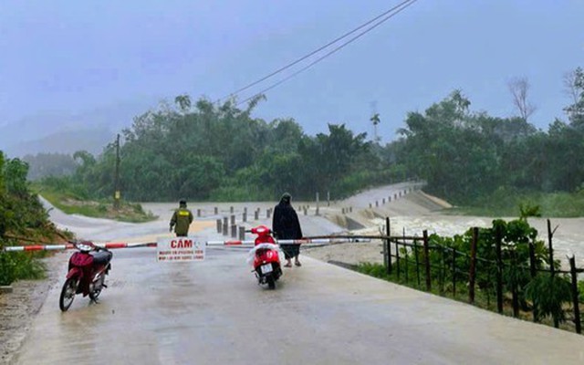 Băng qua suối, 2 mẹ con ở Thanh Hóa bị cuốn trôi