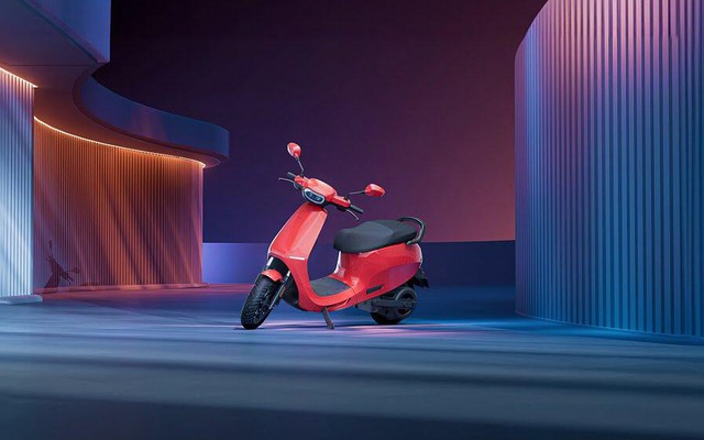 Xe máy điện phong cách cổ điển, màu sắc đẹp mê, trang bị ngang Honda SH