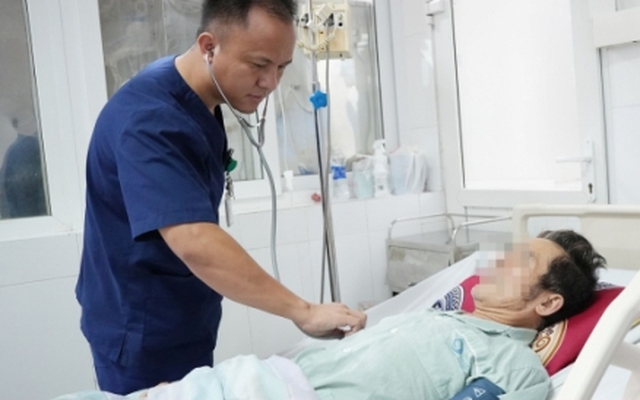 Sốc nhiễm khuẩn, tràn dịch màng phổi sau lần chế biến thịt lợn