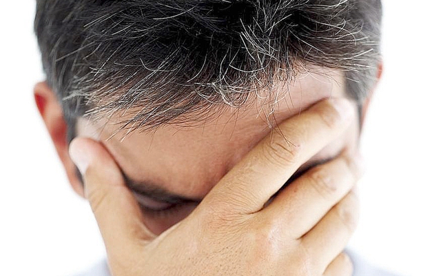 Bất ngờ với "thủ phạm" khiến tóc bạc sớm: Rất hay gặp ở người trẻ, không phải thức khuya hay hút thuốc lá