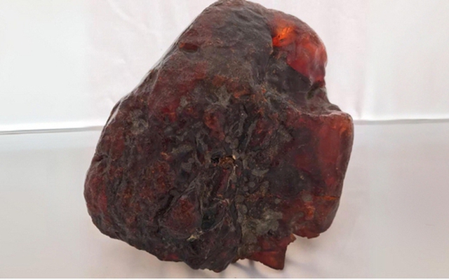 Khối đá chặn cửa 'vô dụng' này hóa ra lại có giá trị lên tới hơn 30 tỷ đồng!