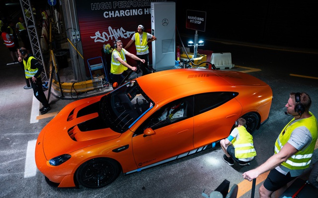 Xe điện không thể đi xa? Chiếc xe này đi vòng trái đất trong 8 ngày, phá một kỷ lục của xe Trung Quốc