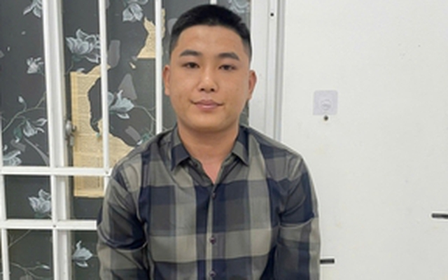 Khởi tố nam thanh niên tự ngã xe rồi đánh tài xế taxi gãy sống mũi ở TP.HCM