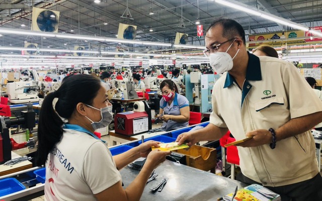 Chỉ ít ngày nữa, người lao động có thể nhận 490% lương nếu đi làm