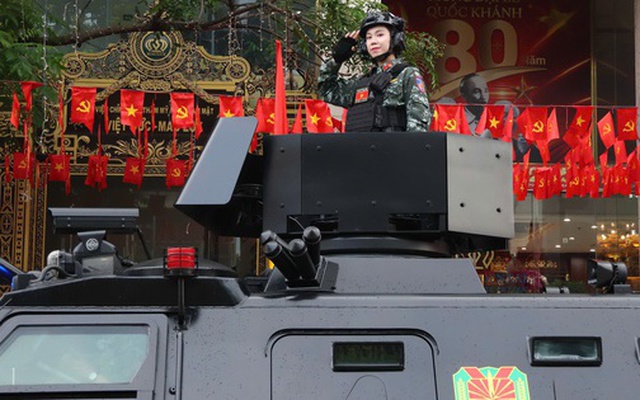 Cận cảnh khối phương tiện đặc chủng của lực lượng Công an tham gia diễu binh A80