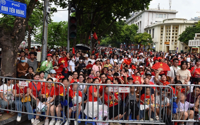 Cách đăng ký chỗ ở miễn phí cho 1.200 người đi xem diễu binh, diễu hành A80