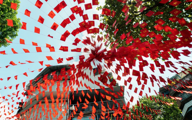 4 điểm đến “nhuộm đỏ sắc cờ” dịp Quốc khánh 2/9 tại Hà Nội: Góc nào cũng thành ảnh đẹp, ký ức đẹp