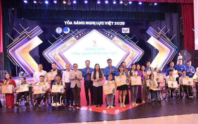 Xúc động 25 câu chuyện bền bỉ tạo thành công tại “Tỏa sáng Nghị lực Việt” 2025