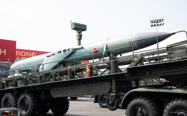 Tên lửa hành trình P28 lộ diện tại công trình top 10 thế giới ở Việt Nam: Bay cao 7.000m, tốc độ 1.400 km/h