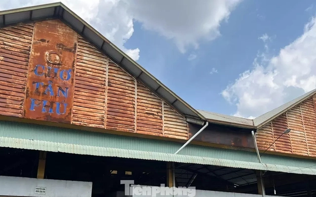 Cận cảnh 2 khu chợ tiền tỷ sắp bị giải tỏa ở TPHCM