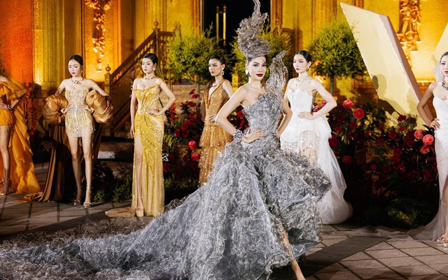 Hoa hậu Lê Hoàng Phương diện váy 20 kg trên sân khấu Vietnam Beauty Fashion Fest