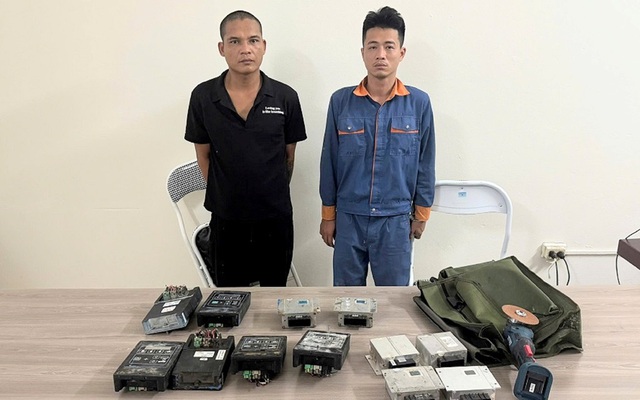 Bắt tạm giam Nguyễn Quang Hiền và Nguyễn Đình Quyết