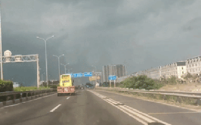 Bất ngờ với lời khai của tài xế lái xe lạng lách trên cao tốc TP HCM - Long Thành