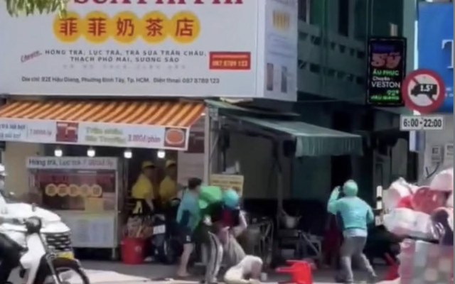 Tạm giữ nhóm người mặc áo xe ôm công nghệ hỗn chiến ở TP.HCM