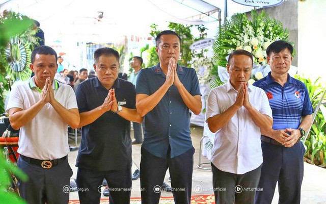 Các đồng nghiệp vào Đồng Nai tiễn biệt cố trọng tài Trần Đình Thịnh