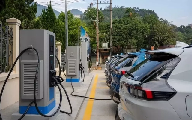 Việt Nam sẽ kiểm soát chặt trụ sạc xe điện