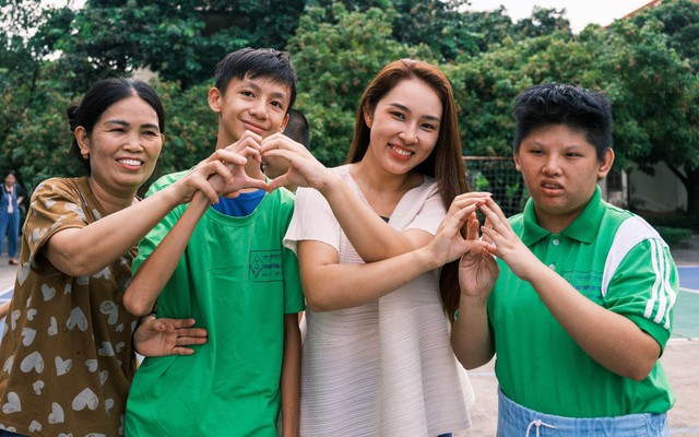 Bảo Trâm Idol đồng hành cùng nạn nhân da cam: "Họ có cảm xúc, có mơ ước... và truyền cảm hứng"