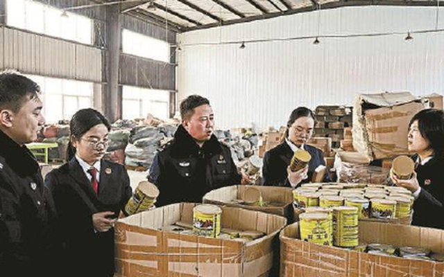 Theo dõi các cuộc gọi telesale, công an triệt phá đường dây sản xuất và buôn bán sữa bột giả, lừa đảo hơn 60.000 người cao tuổi quy mô 23 tỷ đồng