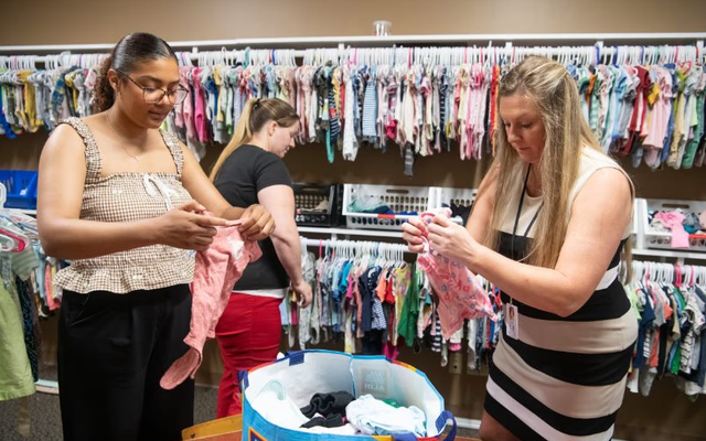 Nghịch lý: Nền kinh tế lớn nhất thế giới nhưng 35 triệu trẻ em sống trong gia đình khó khăn, luẩn quẩn giữa nợ nần, bữa ăn cũng phải đo đếm