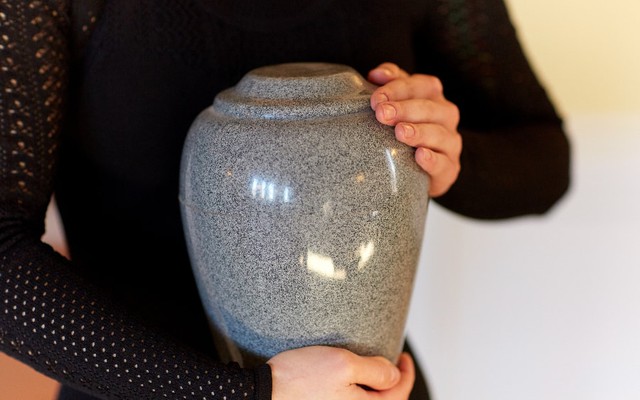 Nhà tang lễ hỏa táng nhầm thi thể vì quên xác nhận tên khách hàng