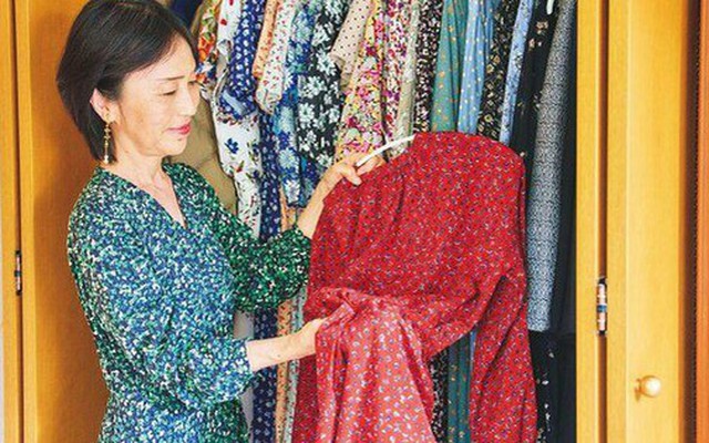 Tủ đồ tối giản bắt đầu từ đây: 5 món quần áo càng giữ càng phí tiền và diện tích