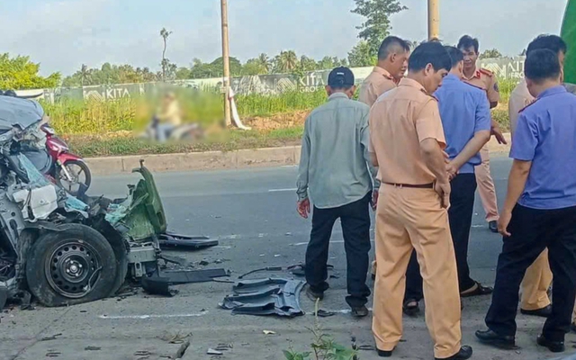 TikToker khá nổi tiếng lái xe tông vào xe chở rác khiến 2 người đi cùng tử vong