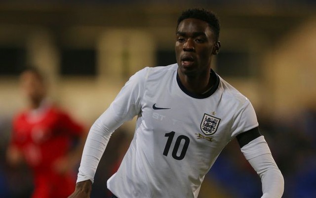 Con trai huyền thoại MU sắp sang Việt Nam thi đấu?