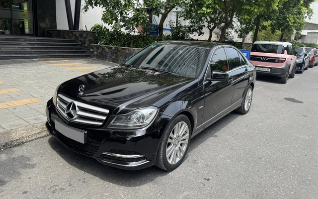 Rao chiếc Mercedes-Benz này chỉ hơn 200 triệu, người bán khẳng định: Xe 'không có gì để chê, zin cả xe'