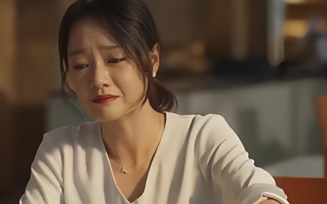 Chồng muốn đi làm ăn xa, tôi ngăn cản thì anh quát lên: "Em chỉ muốn giam cầm anh cả đời trong nghèo khổ phải không?"