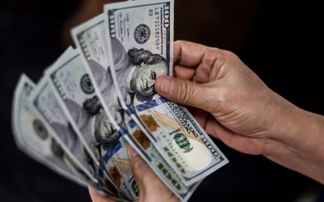 Dự báo về tiền Việt khi giá USD liên tục trồi sụt