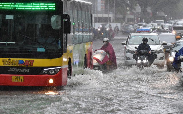 Miền Bắc sắp mưa to dài ngày, kết thúc nắng nóng