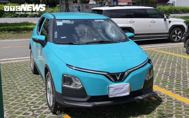 Tài xế lao thẳng xe vào người đi đường: Công an triệu tập 6 người