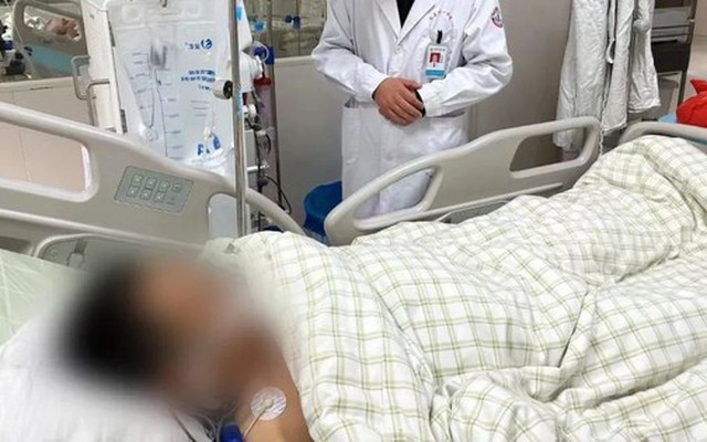 Người đàn ông tím tái, nguy kịch sau khi ăn 1 loại rau: Bác sĩ cảnh báo "độc hơn thạch tín"