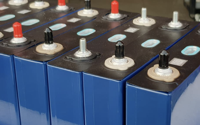 Trung Quốc lại đi trước thế giới một bước: Làm pin xe điện từ muối, sạc đầy chỉ trong vài phút, sau 500 chu kỳ vẫn giữ dung lượng ở mức 70%