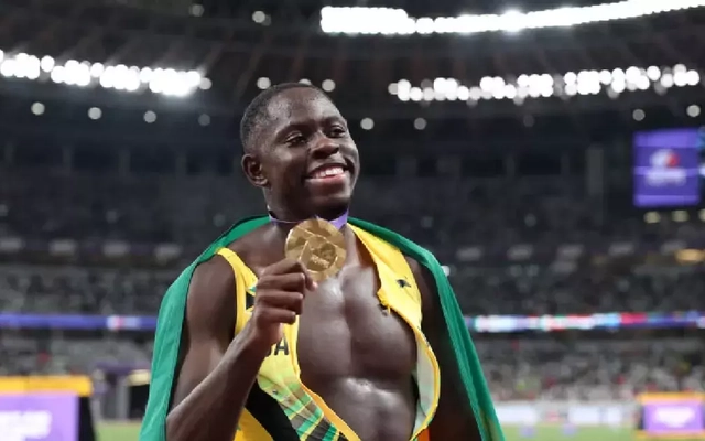 Oblique Seville giành HCV chạy 100 mét đầy trân quý cho điền kinh Jamaica
