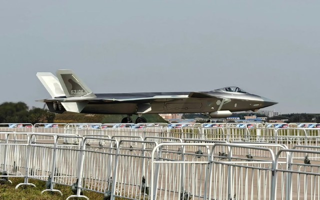 Tiêm kích J-20 thứ 300 đã gia nhập đội hình chiến đấu