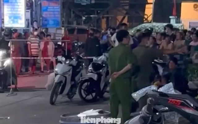 Phát hiện hai vợ chồng tử vong trước cửa nhà ở TPHCM